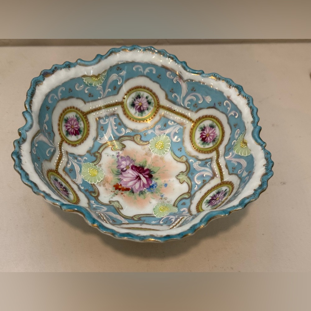 Vintage Nippon Handpainted Floral Bowl‎ Gold Gilding Blue Rim Moriage Footed